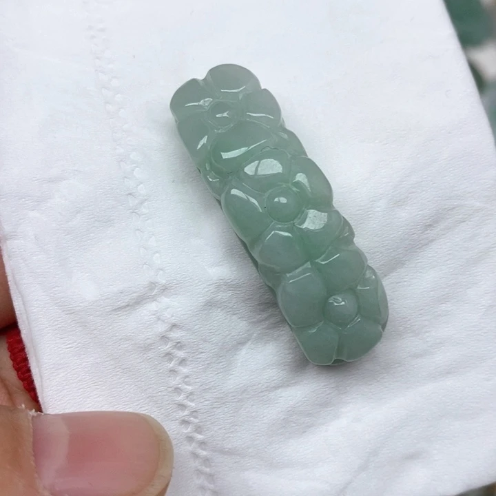 翡翠未镶嵌颈饰11号