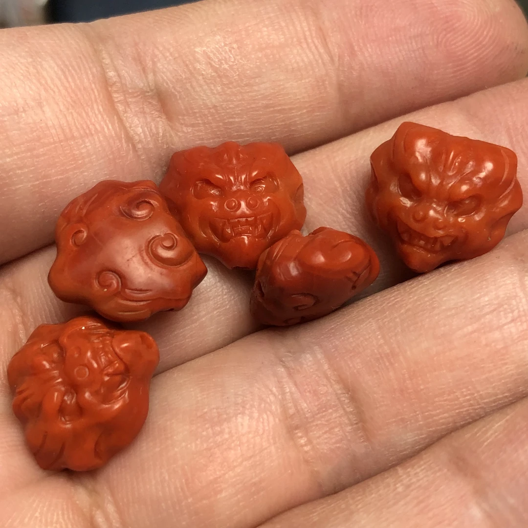 高货款，南红精品兽面背云，宽14上下适用7-12串，多样性发货发一个