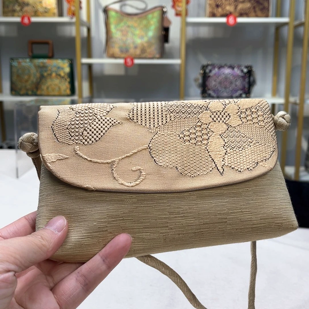 织绣开**心直播间浮力大漏