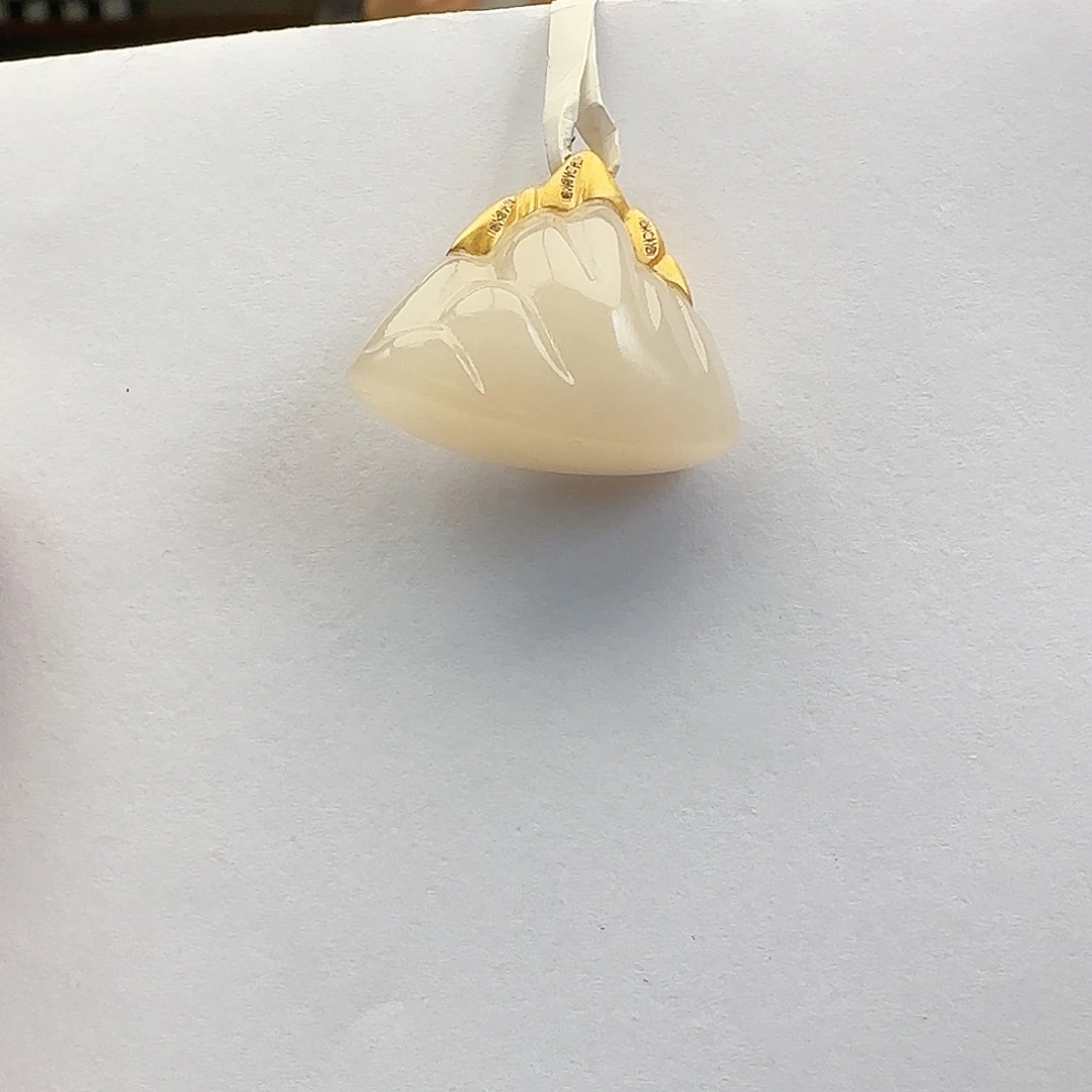 和田玉18K金镶嵌颈饰藕粉 日照金山