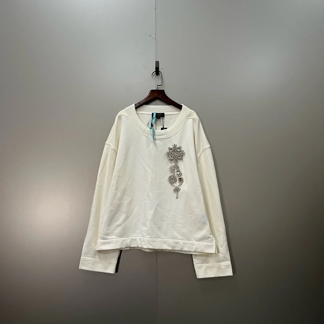 95新 BURBERRY/博柏利 【XP】Burberry 巴宝莉 水晶吊坠卫衣 L/95新