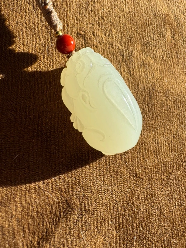 和田玉貔貅，雕刻