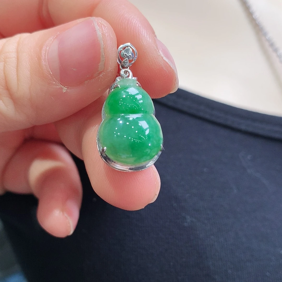 翡翠颈饰18K金镶嵌葫芦