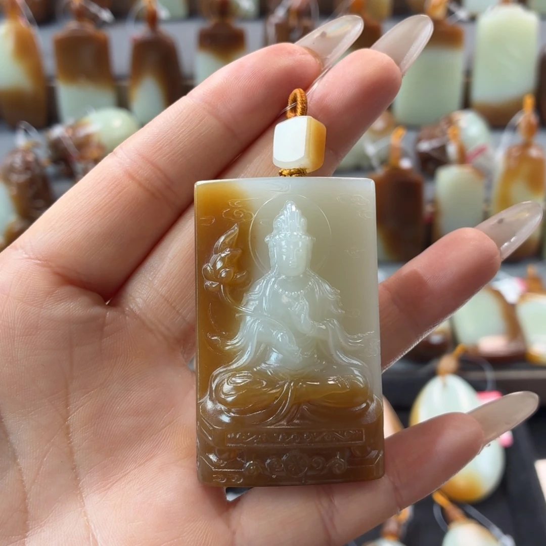 晴***l和田玉未镶嵌颈饰