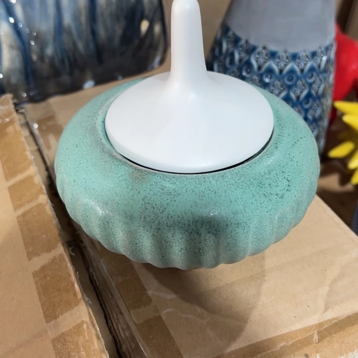 陶瓷花瓶微瑕捡漏出
