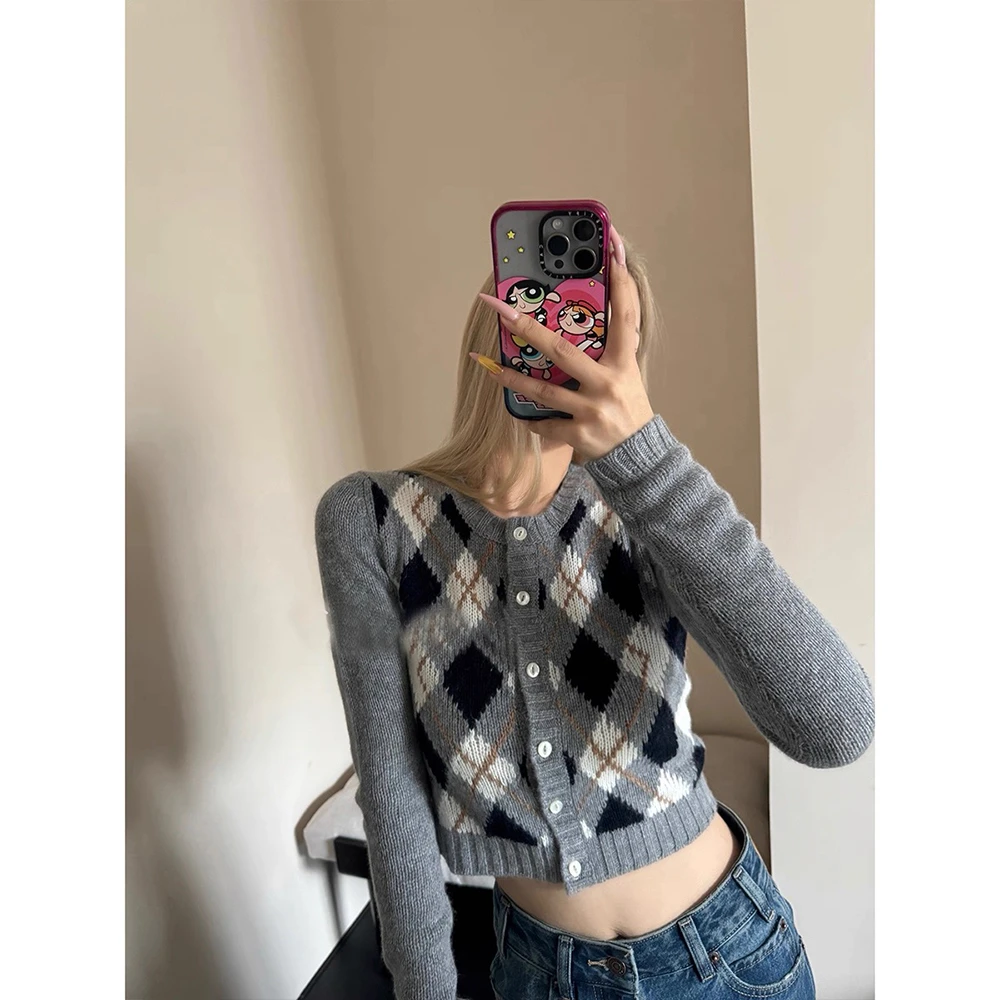 6-8运补主角登场学院风菱格纹圆领长袖秋冬毛衣针织衫