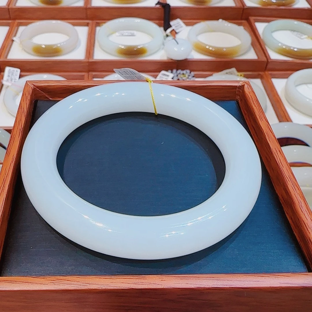 和田玉手镯未镶嵌羊脂白59