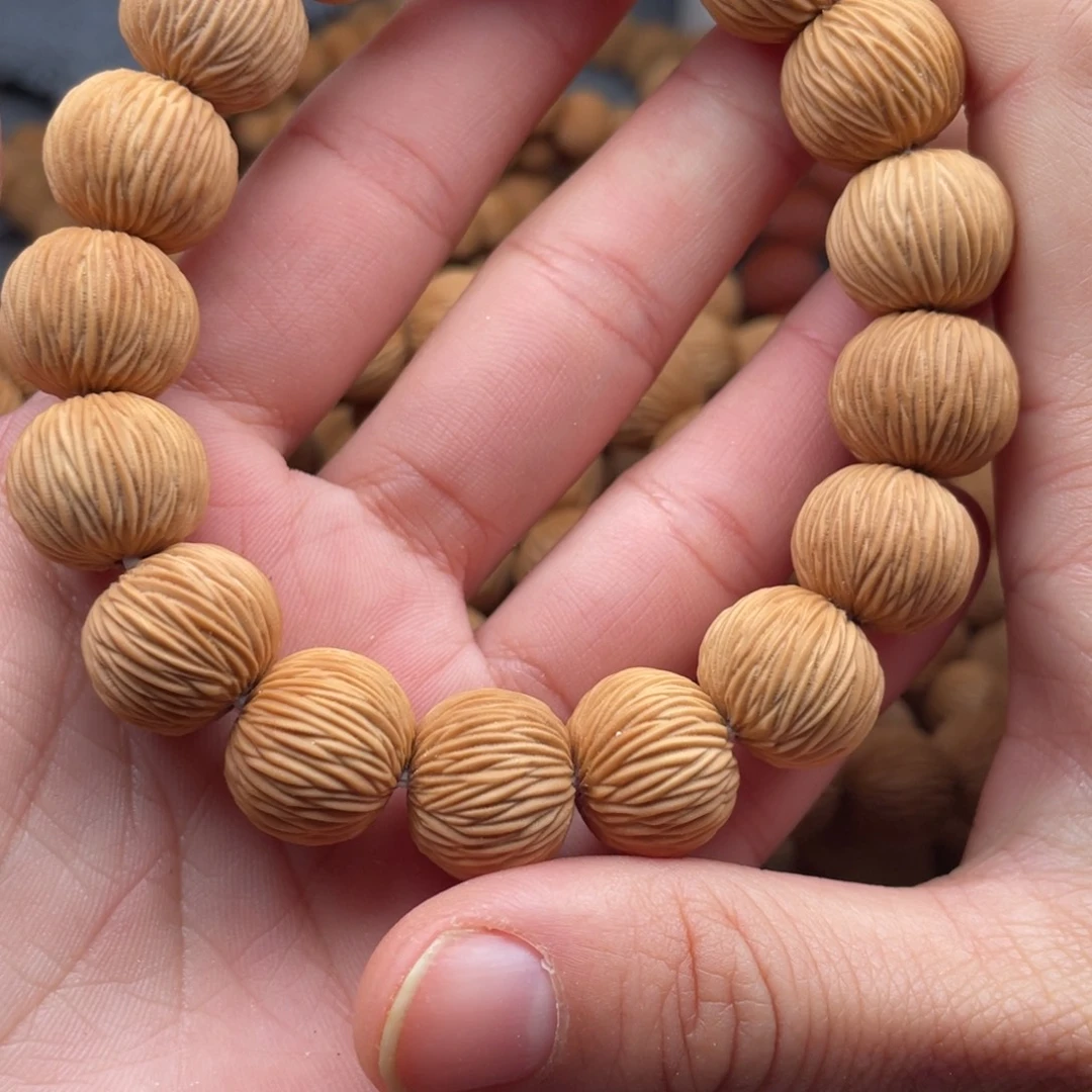 L***⁾猴头核桃手串金丝