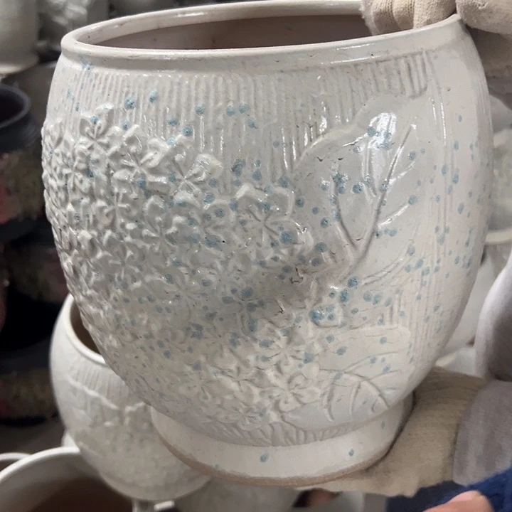 高度26厘米口21厘米