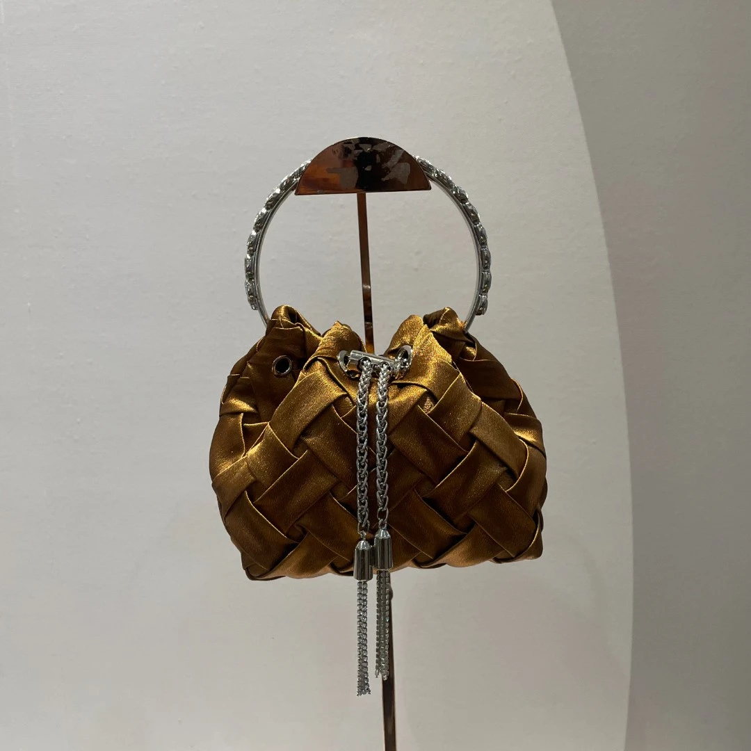 新款时尚百搭女士小众单肩斜挎包2111