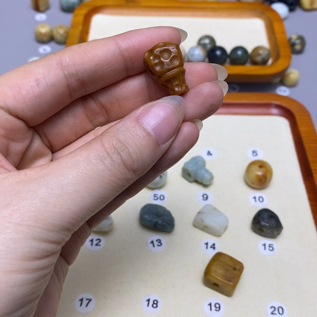 蛇纹石玉配饰合金沙***?