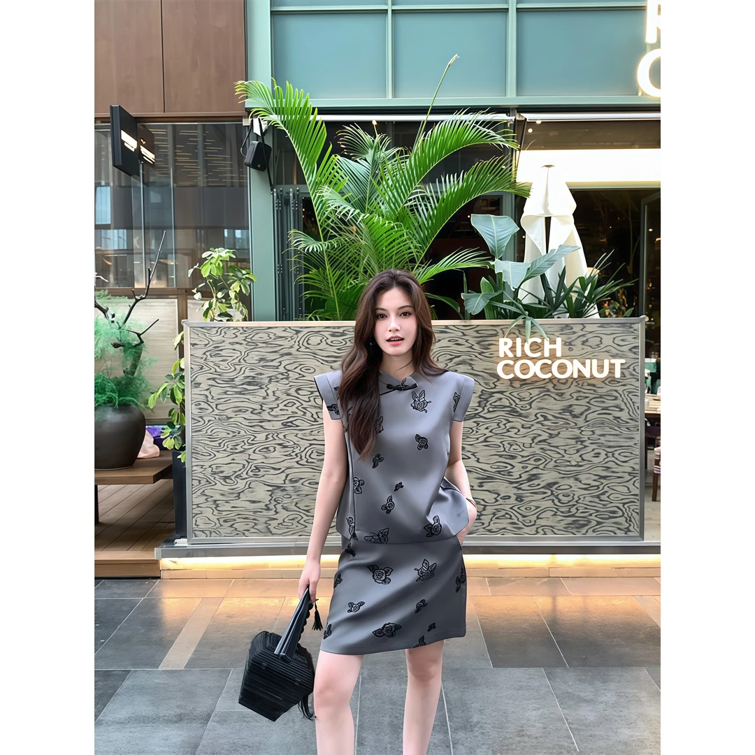 夏季新款高级感洋气休闲女装刺绣上衣2025高腰宽松百搭短裙两件套