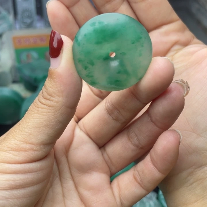 定制石英质玉未镶嵌