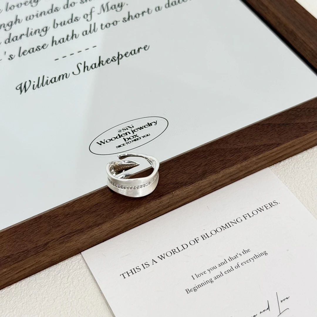 铜合金锆石戒指 D-153复古高级感手工拉丝小蛮腰开口银色戒指