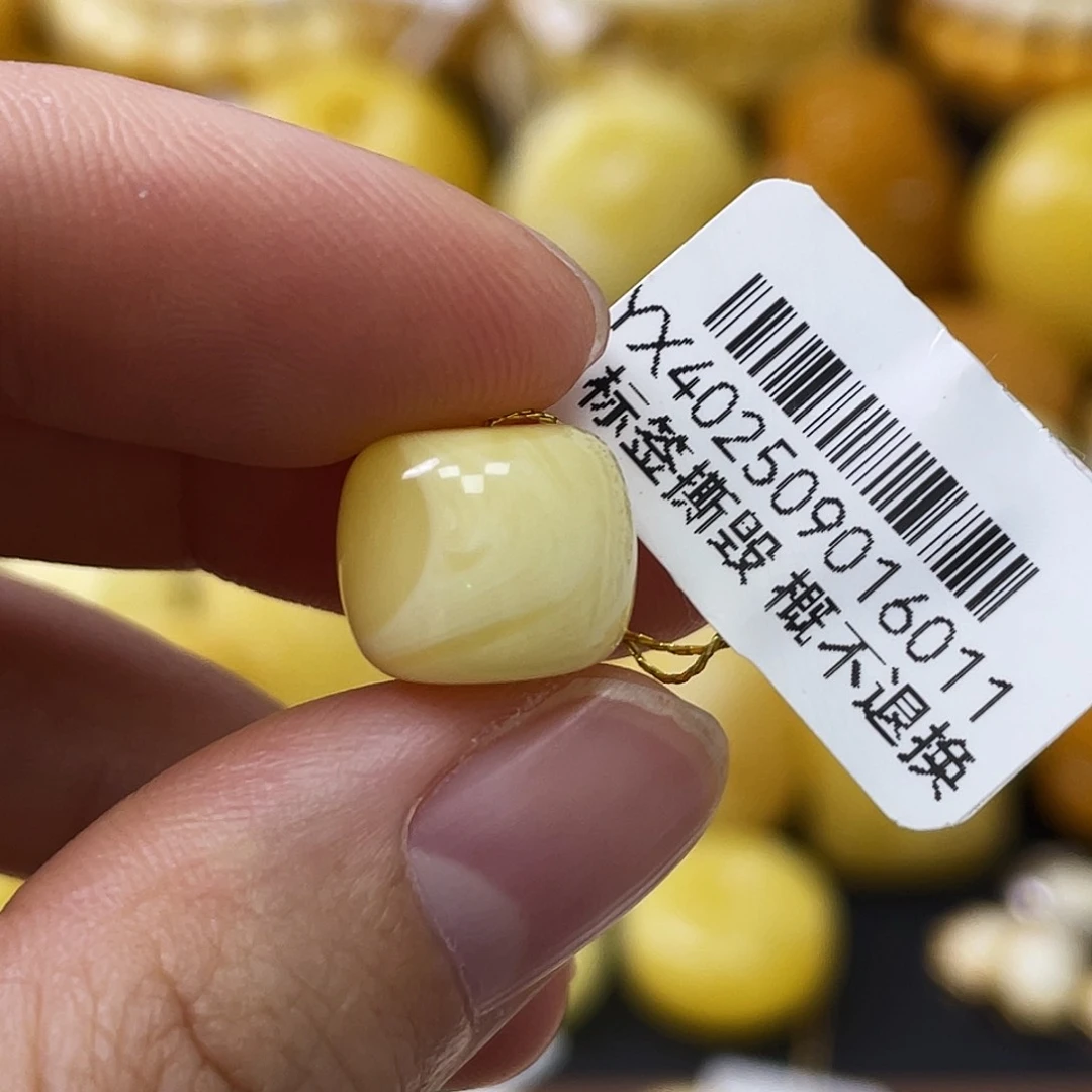 裸石蜜蜡未镶嵌11.9*9.9mm奶白浓蜡拉丝溏心蛋 微瑕