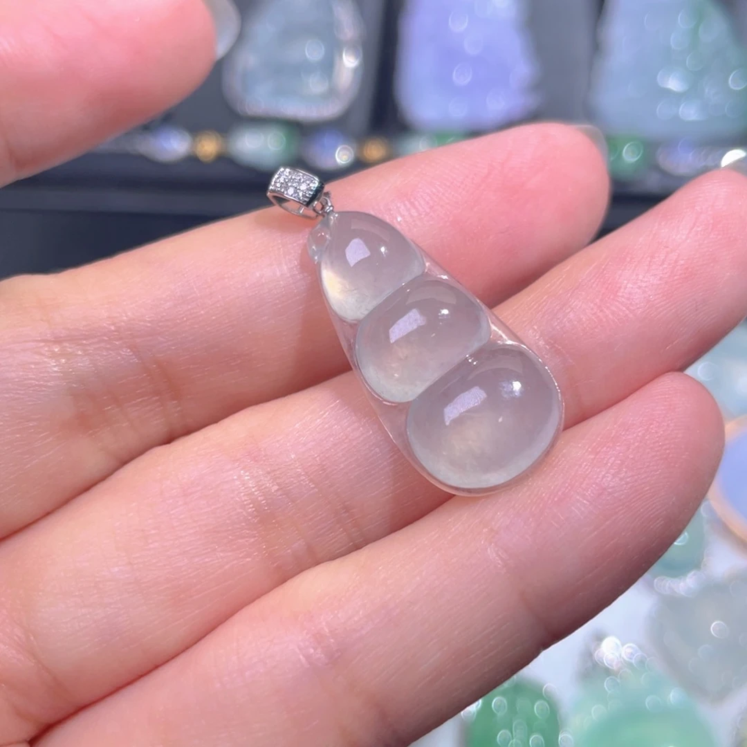 颈饰18K金镶嵌翡翠翡翠