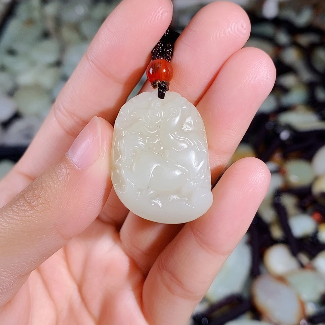 和田玉未镶嵌颈饰