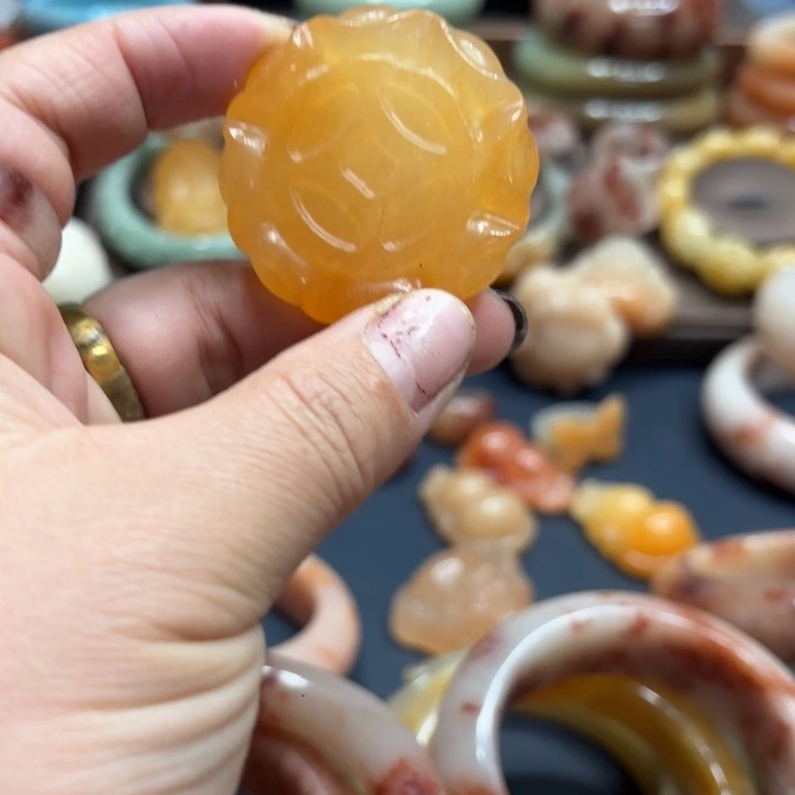 石英岩玉合金颈饰