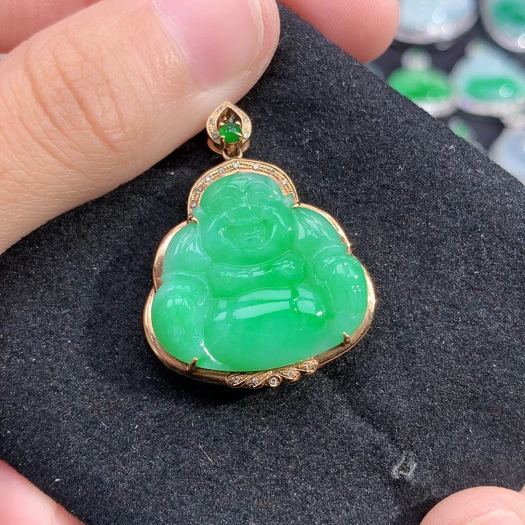 颈饰18K金镶嵌翡翠