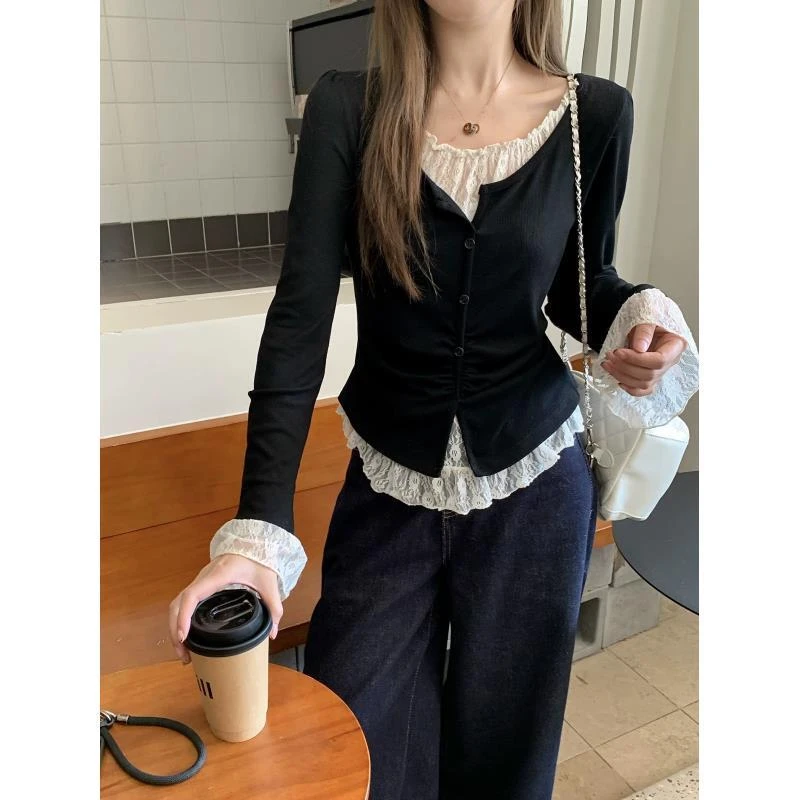 【现货】胖mm秋季显瘦遮肉蕾丝拼接上衣黑色假两件正肩长袖08001
