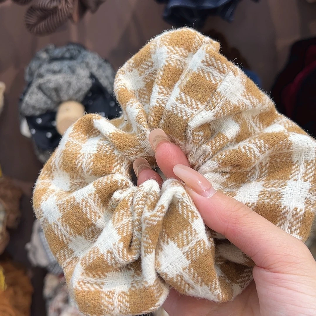 布艺铁合金黄色小肠