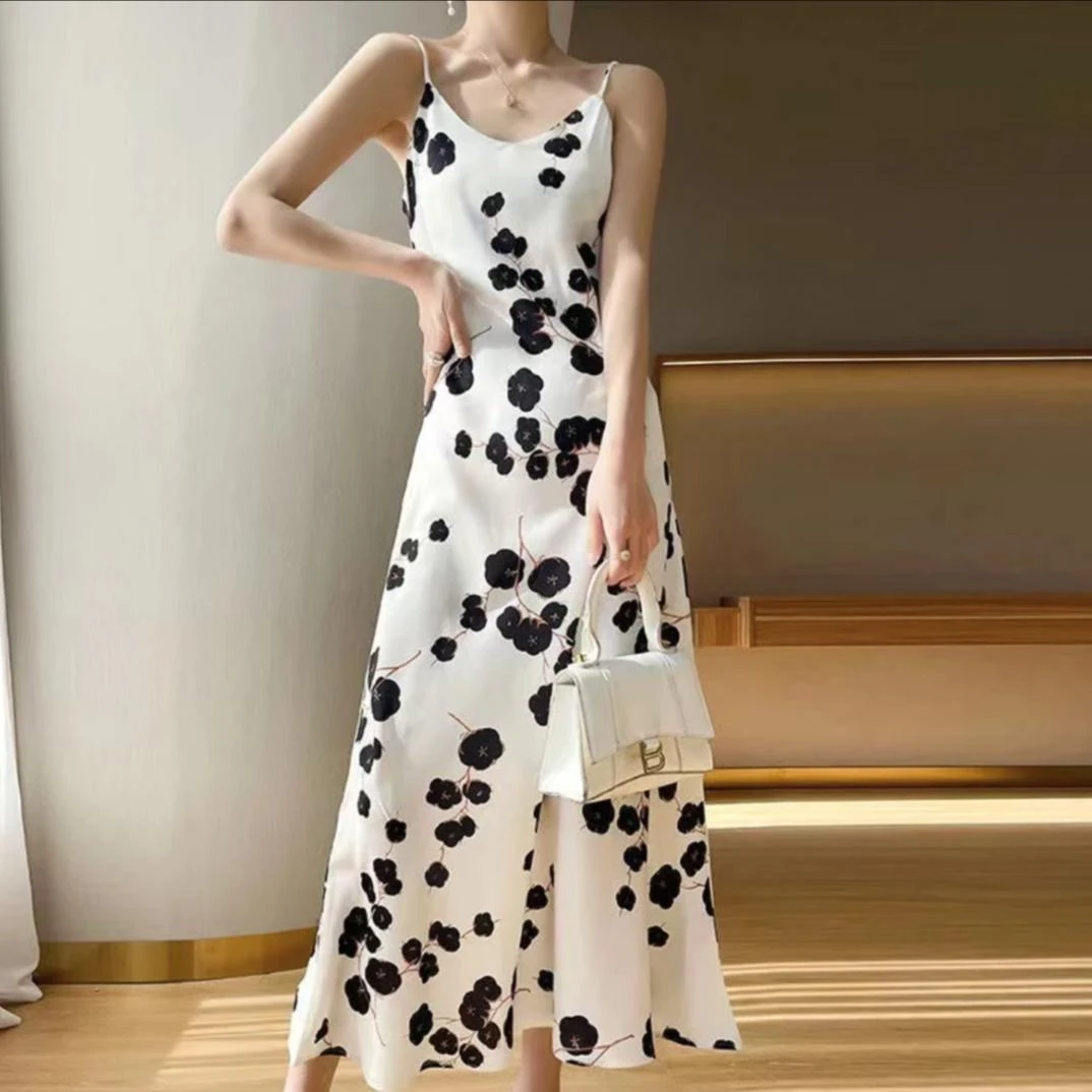 2025年新款连衣裙老钱风女装吊带裙高档裙子纯欲慵懒风女装极简风