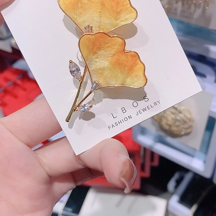 锆石铜合金非遗绒花 银杏叶胸针