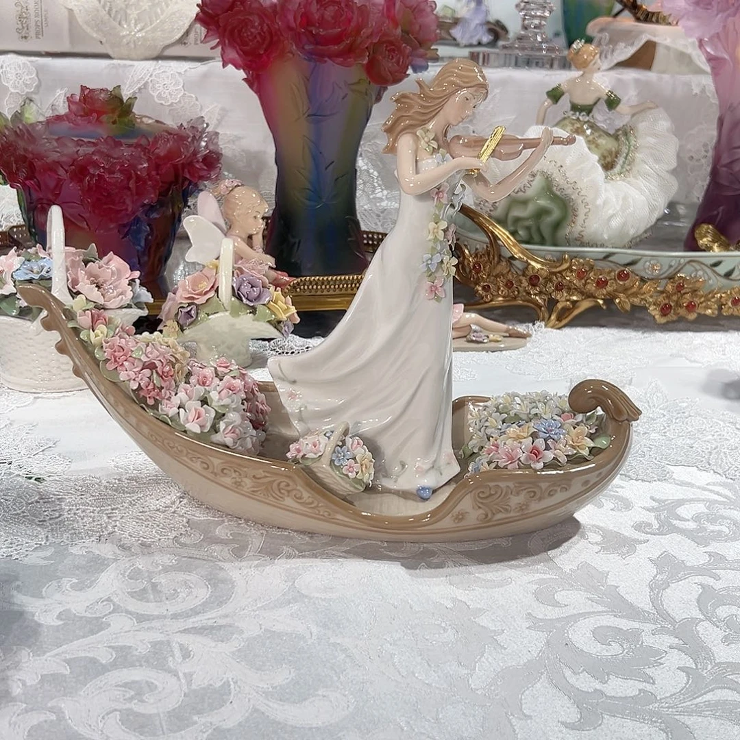 陶瓷0266骨瓷经典船载丽人摆件礼盒装