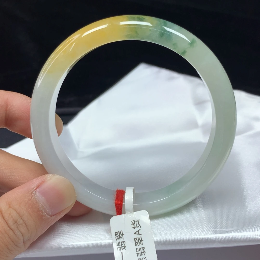 翡翠手镯（圆镯）未镶嵌60.5