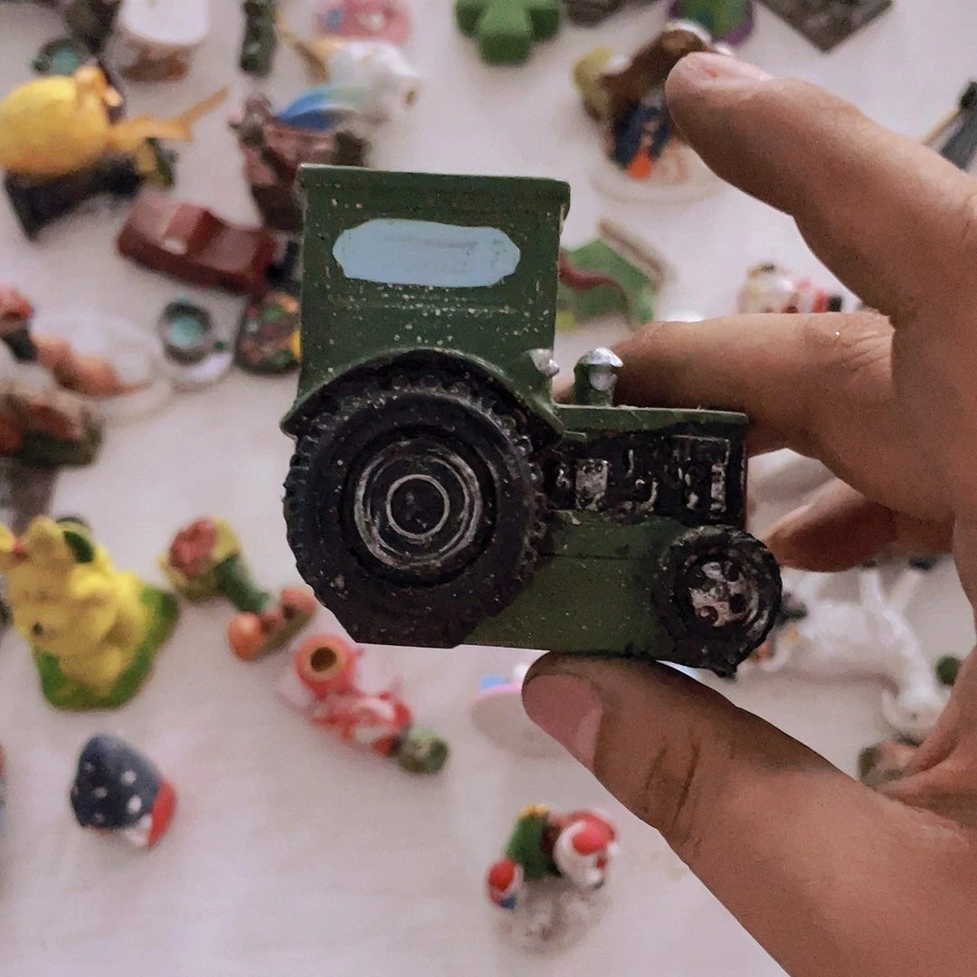 摆件P*：微瑕。