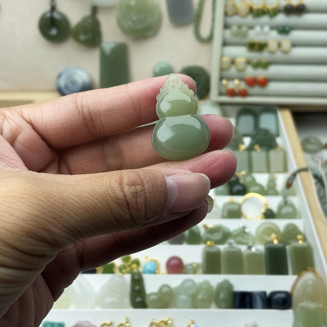 和田玉未镶嵌吊坠(不含链)