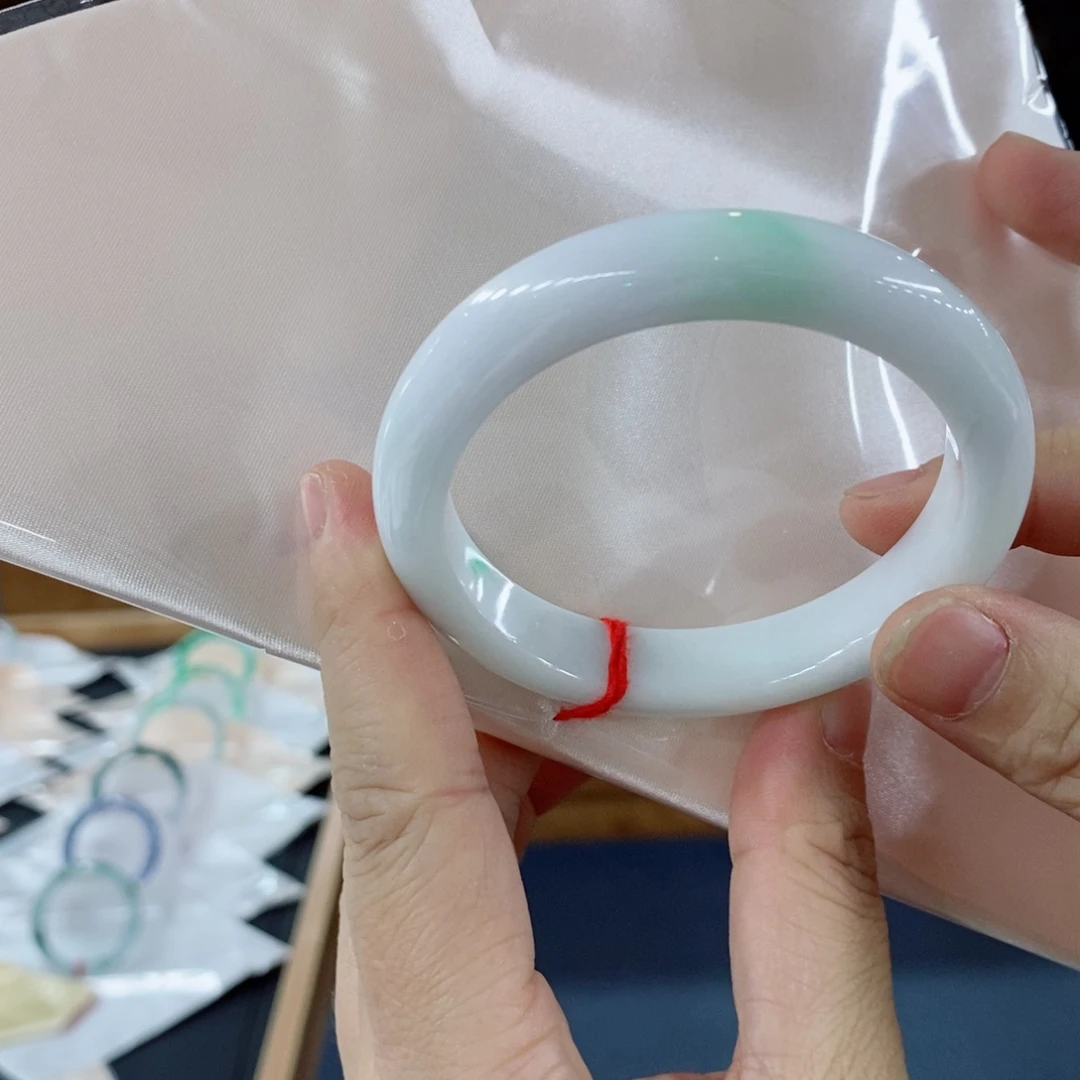 翡翠未镶嵌手镯翡翠