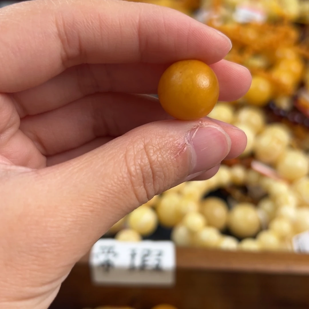 未镶嵌琥珀珠宝奇石
