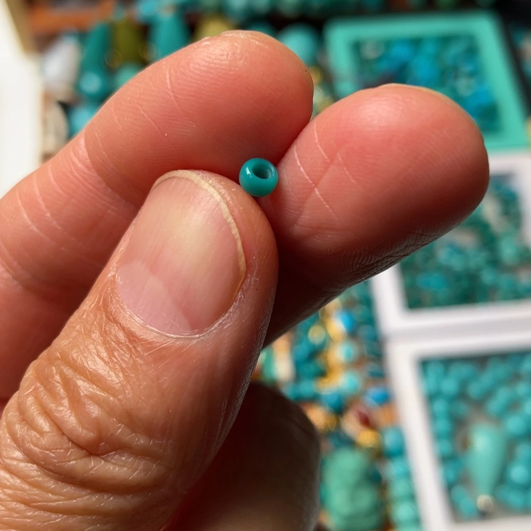 绿松石颈饰未镶嵌