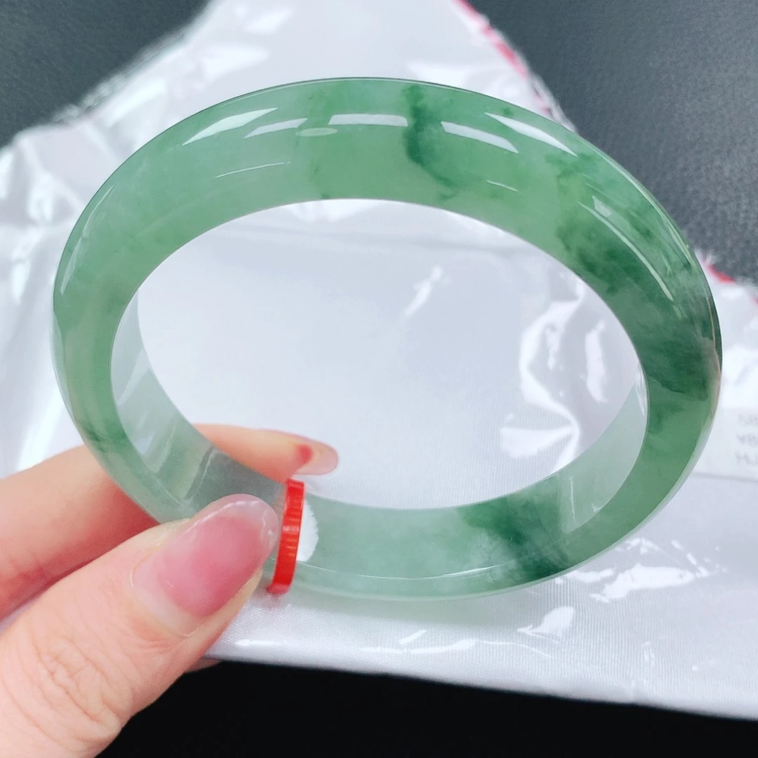 翡翠手镯未镶嵌58圈