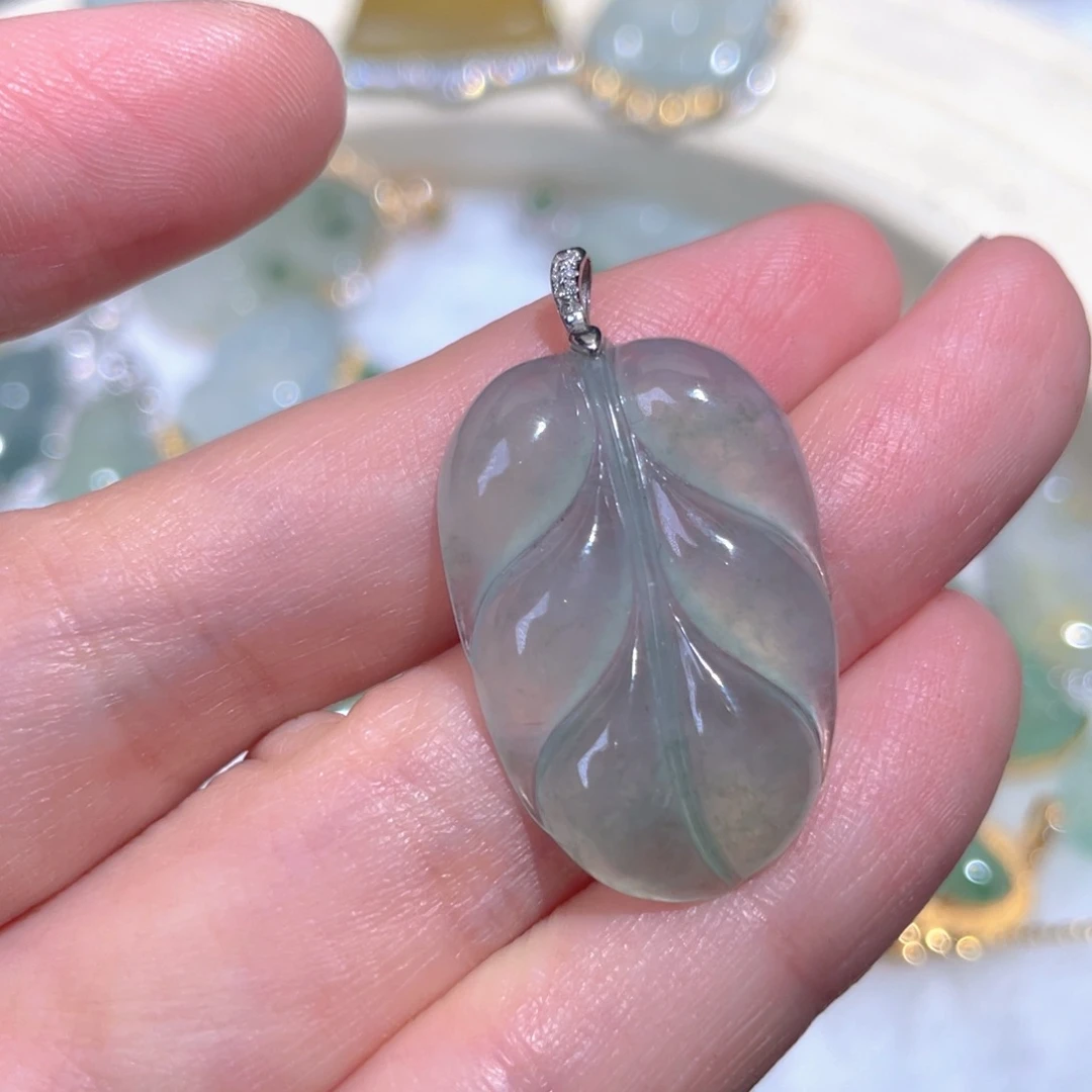 翡翠颈饰18K金镶嵌翡翠