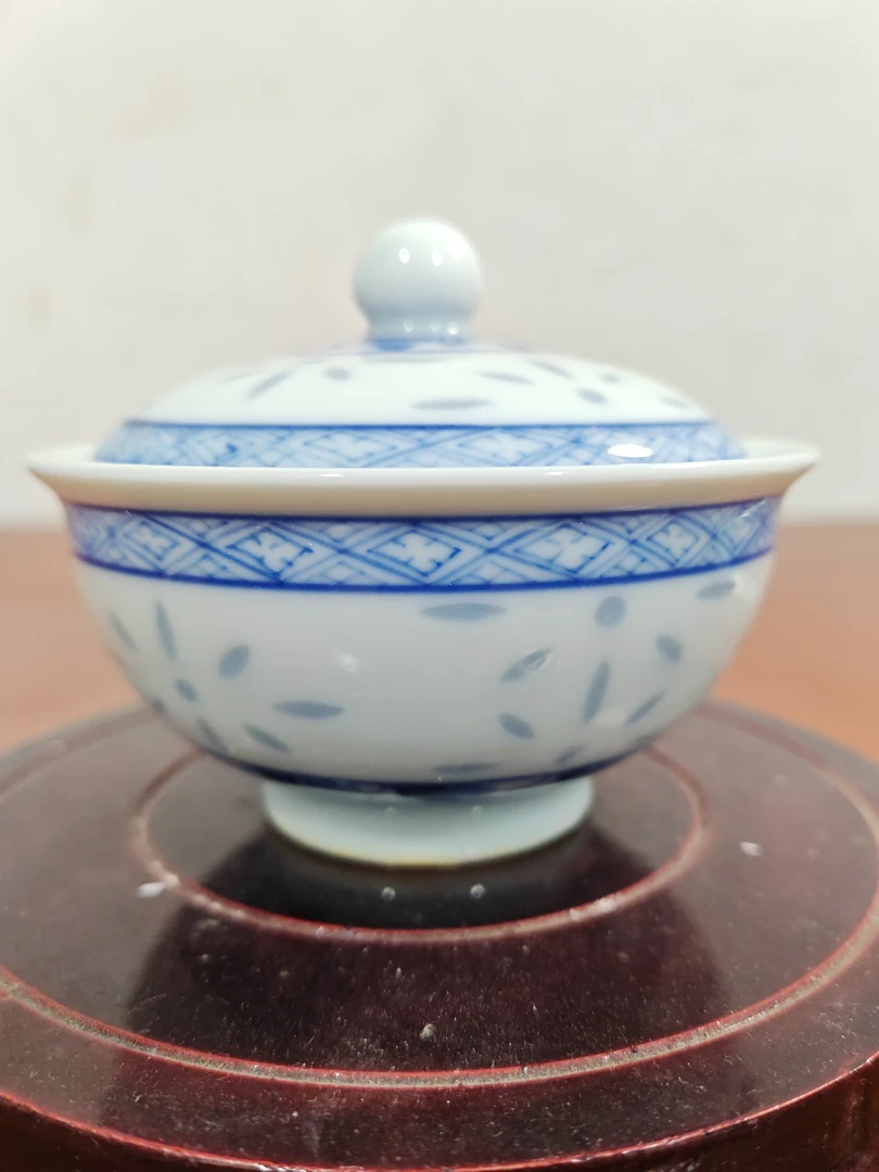 景德镇青花玲珑盖碗