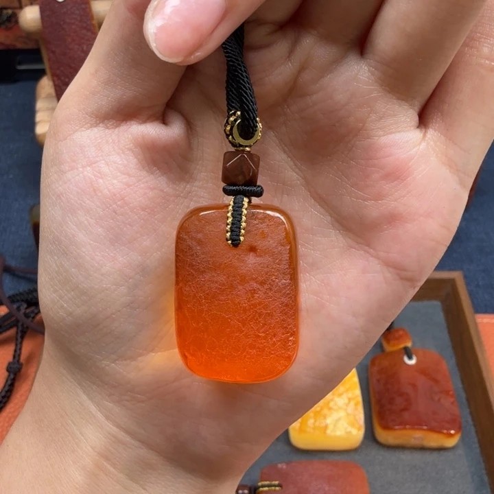 蜜蜡未镶嵌吊坠(赠链)