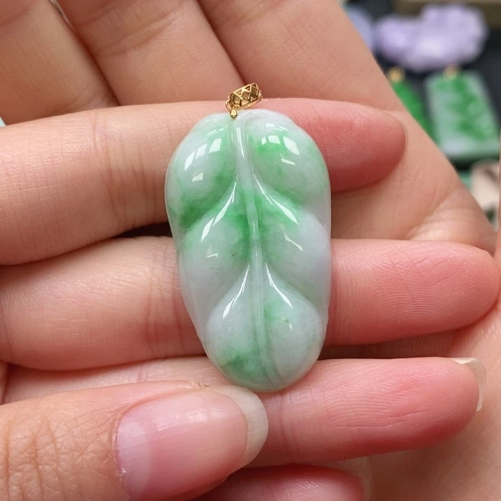 翡翠颈饰未镶嵌吊坠