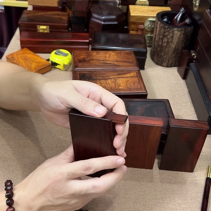 鹅***金贡木紫檀细支烟盒