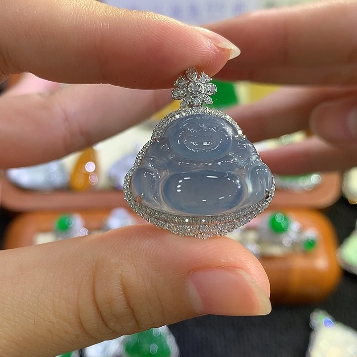 翡翠18K金镶嵌颈饰佛公