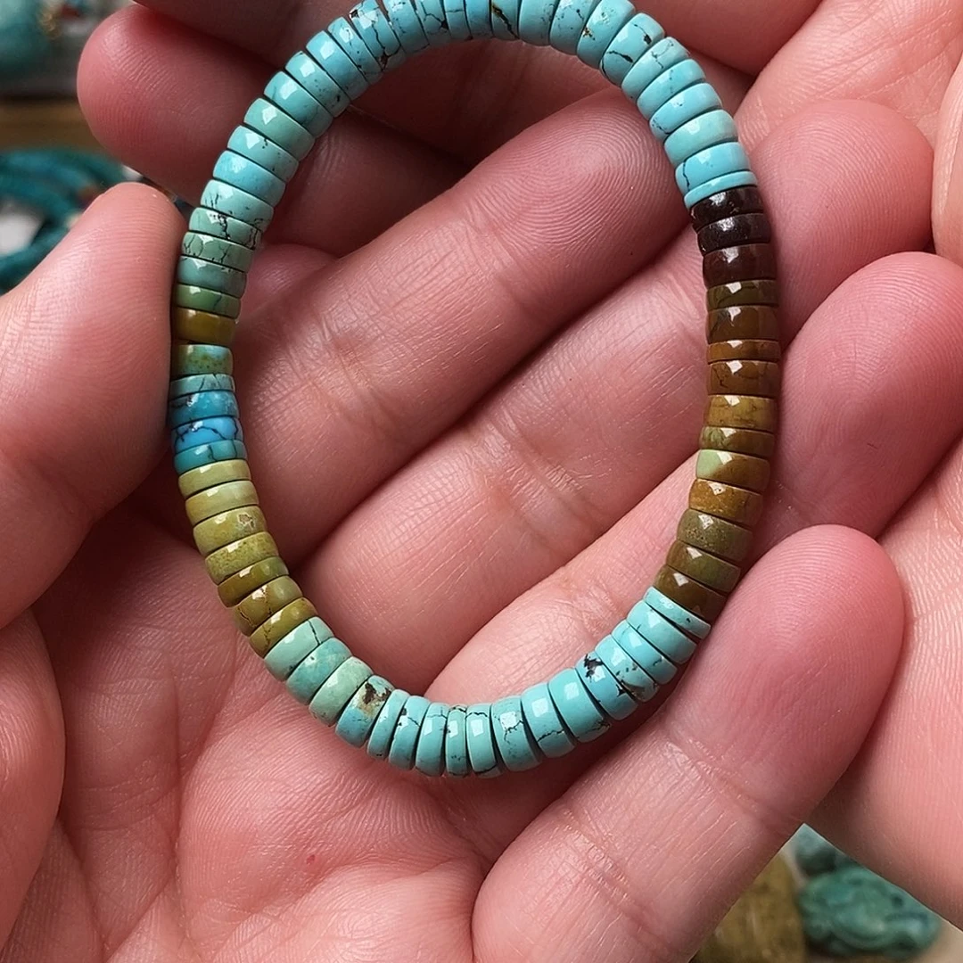 绿松石未镶嵌颈饰