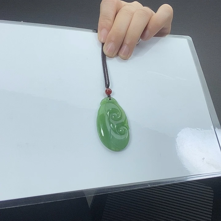 半***。和田玉未镶嵌颈饰