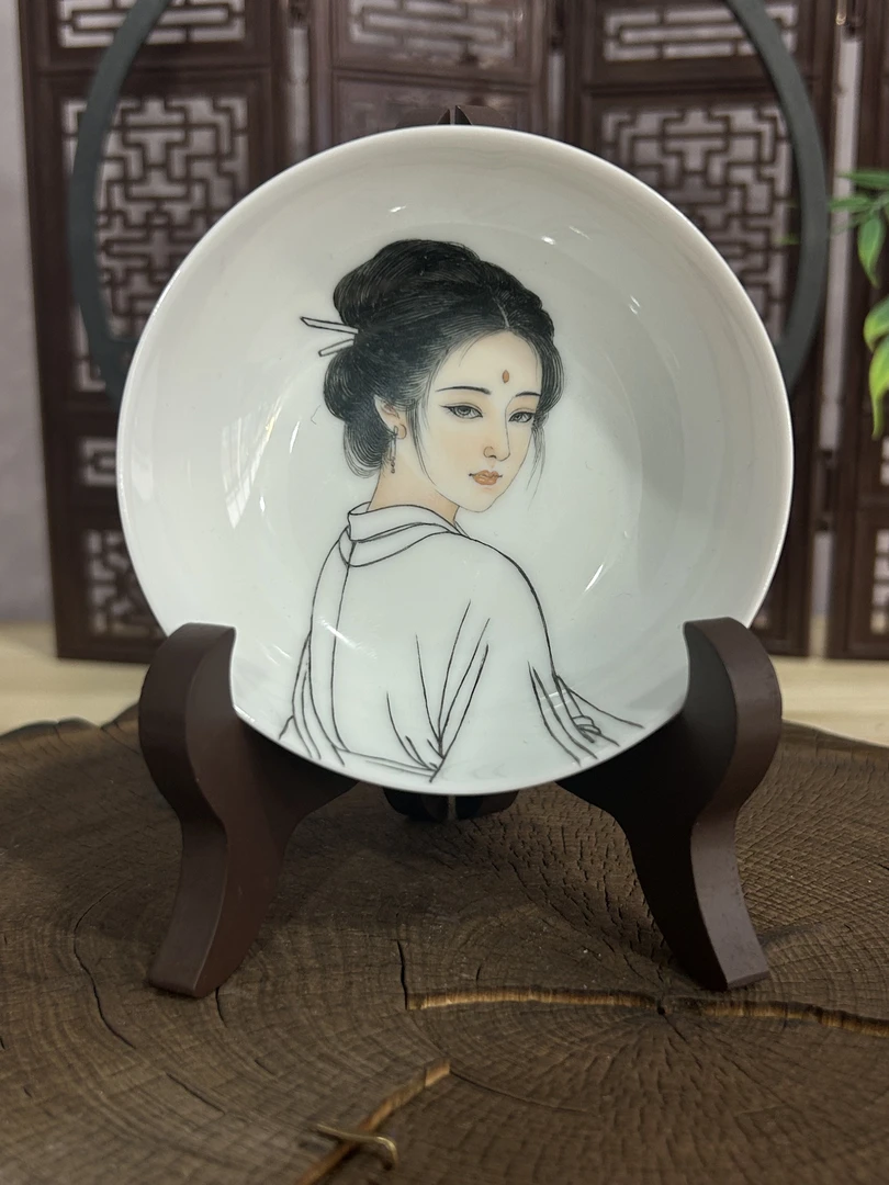 復见 预售 白衣美女普洱杯 JQ312
