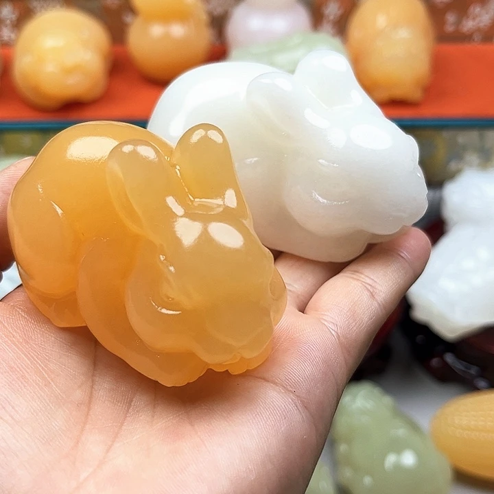 李***哥石材小兔子手把摆件