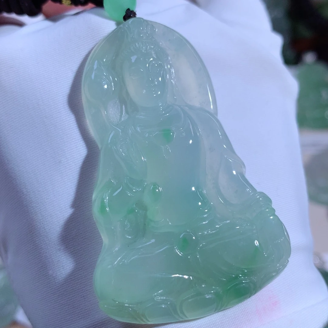 翡翠颈饰未镶嵌观音