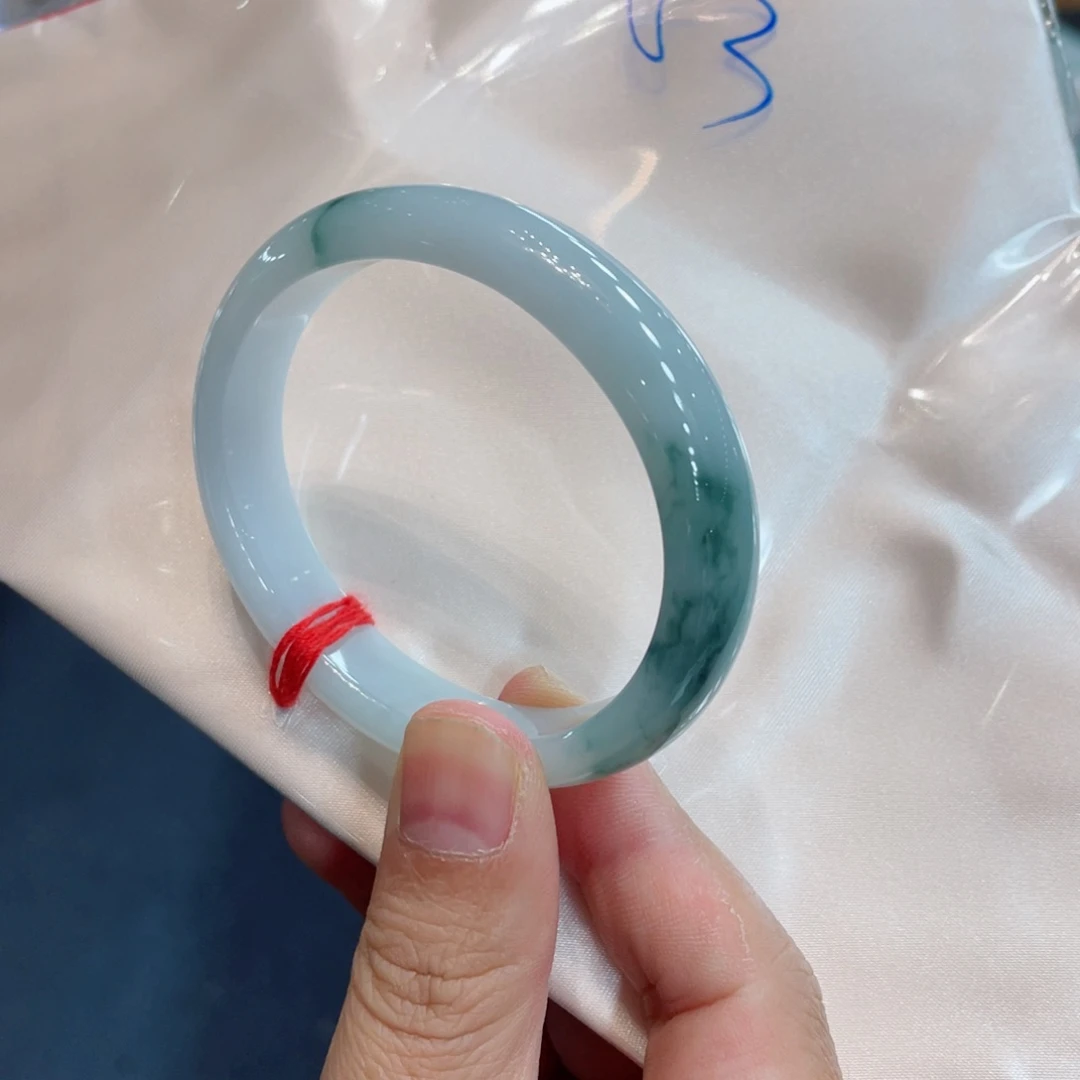 翡翠未镶嵌手镯手镯