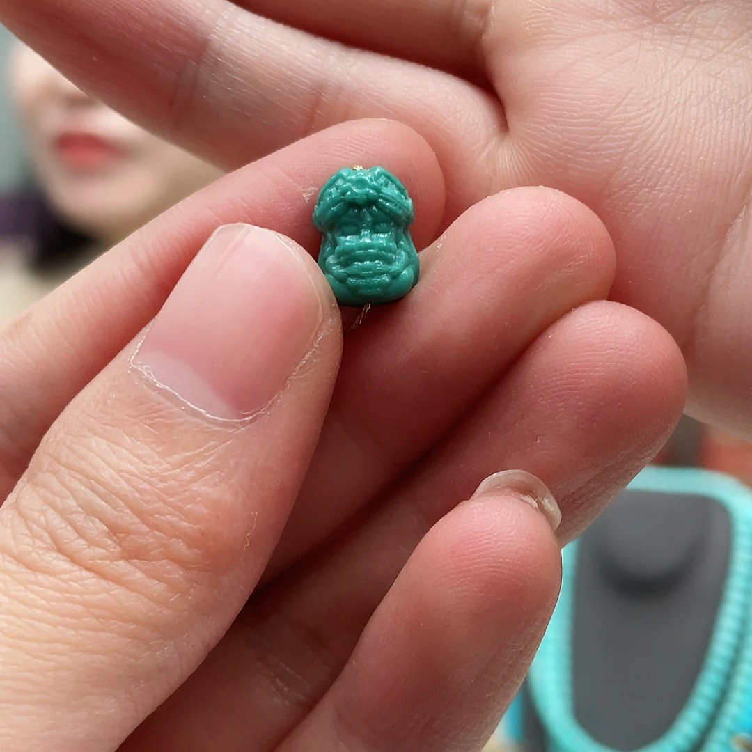 绿松石颈饰未镶嵌