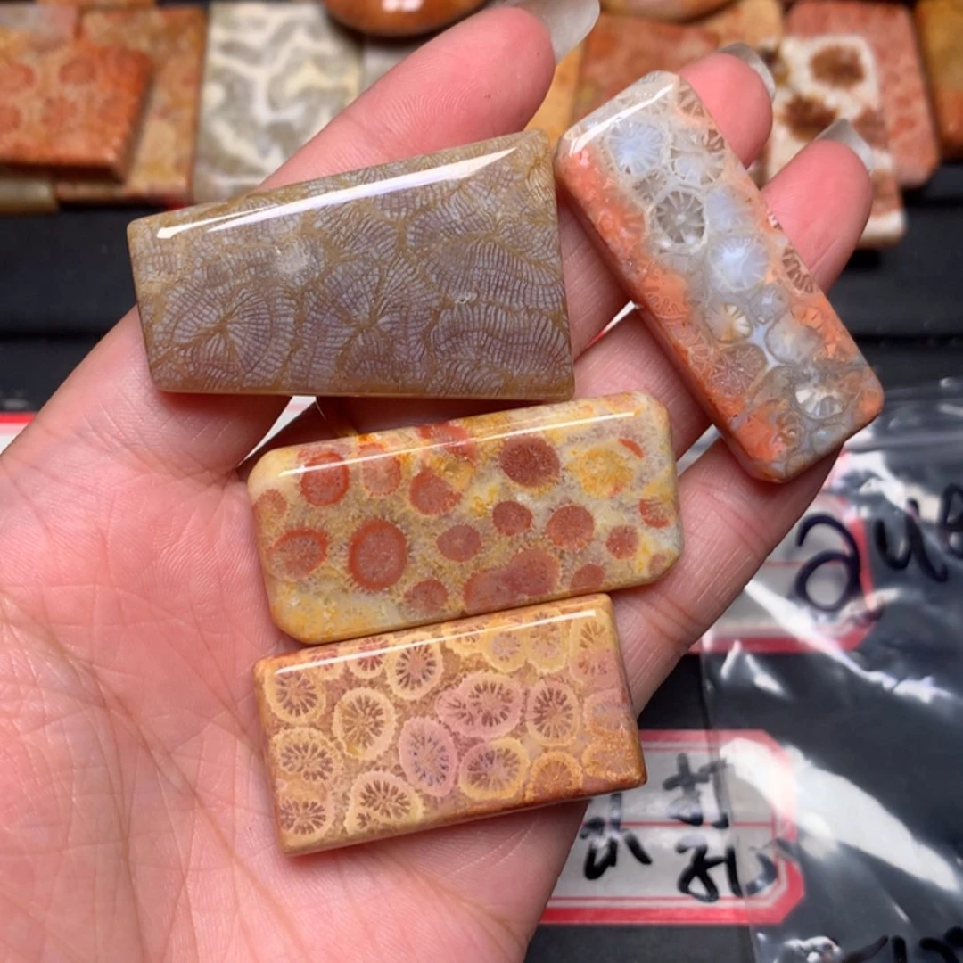 【闪购商品】硅化玉颈饰合金Q****₄