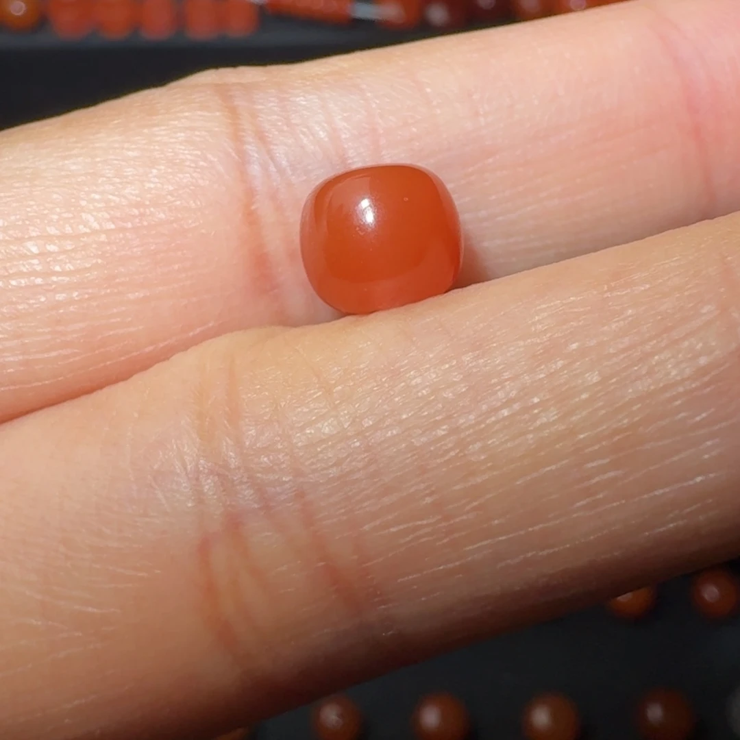 南红玛瑙未镶嵌柿子红老形微纹8×7